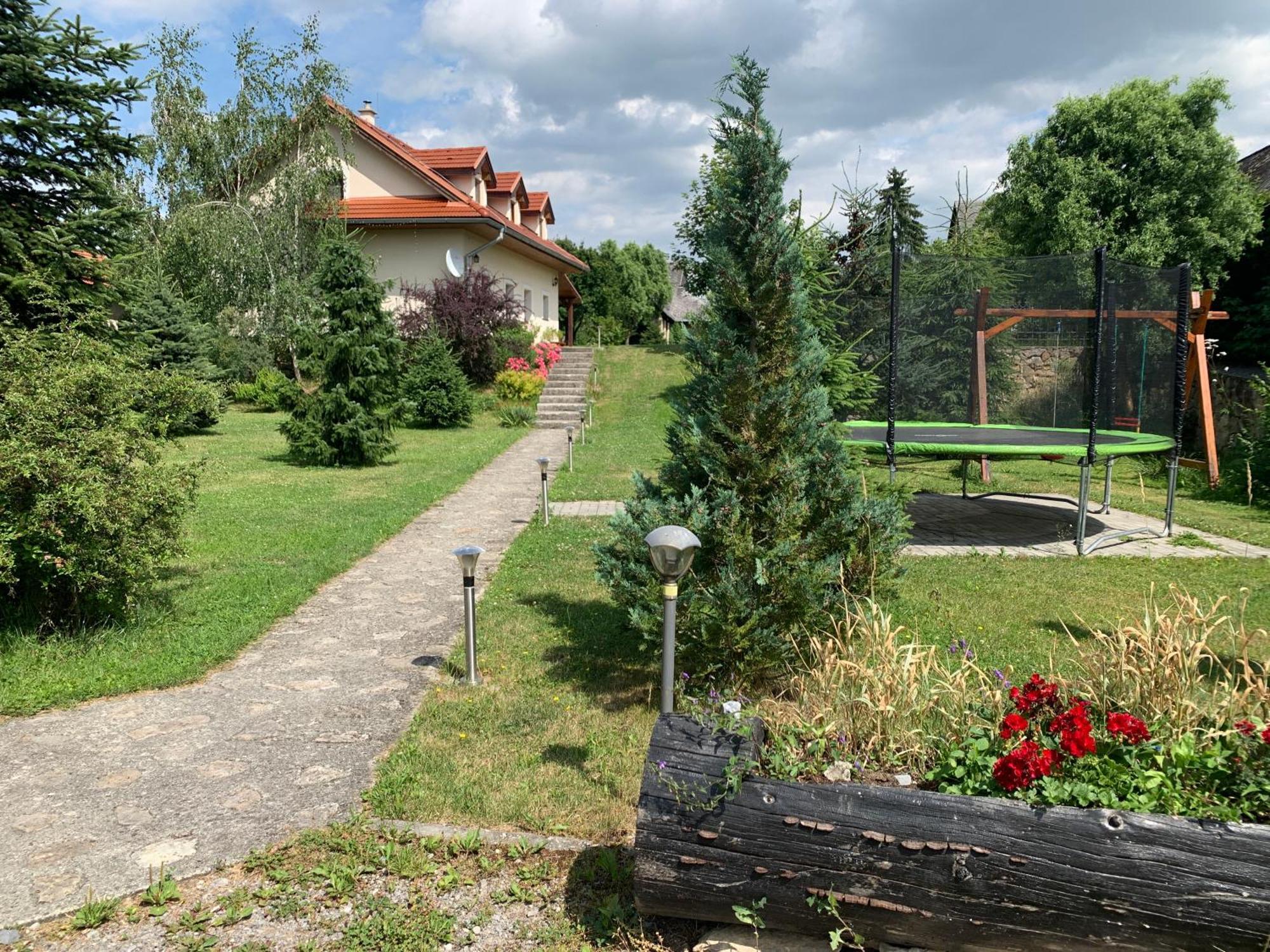 Villa Lypche Bešeňová 外观 照片